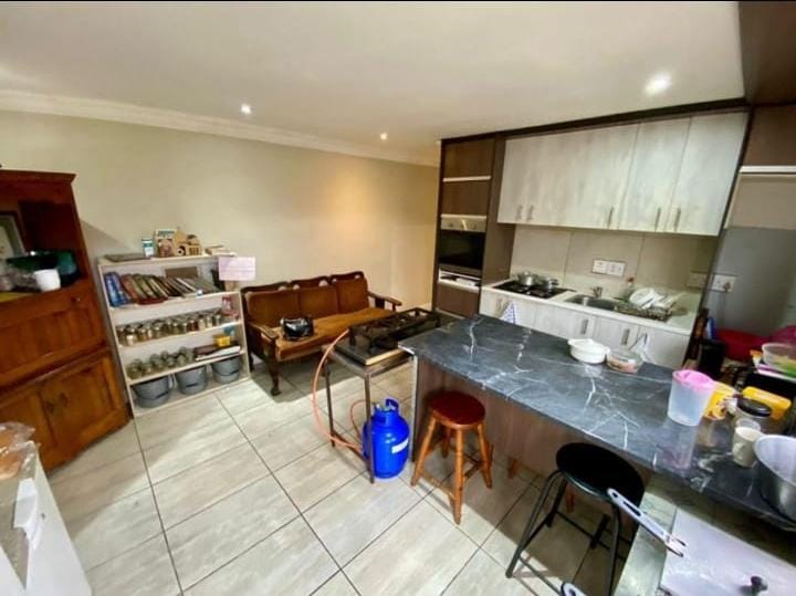  Bedroom Property for Sale in London Village Western Cape